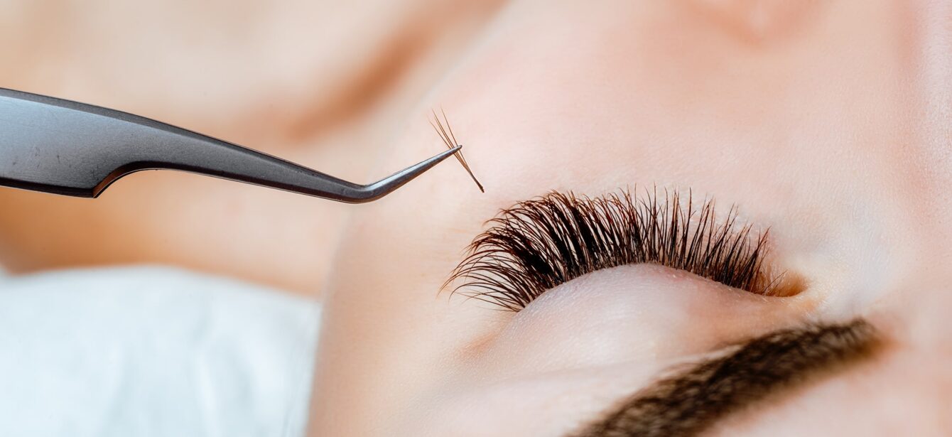 woman-eye-with-long-eyelashes-eyelash-extension-lashes-close-up woman-eye-with-long-eyelashes-eyelash-extension-lashes-close-up